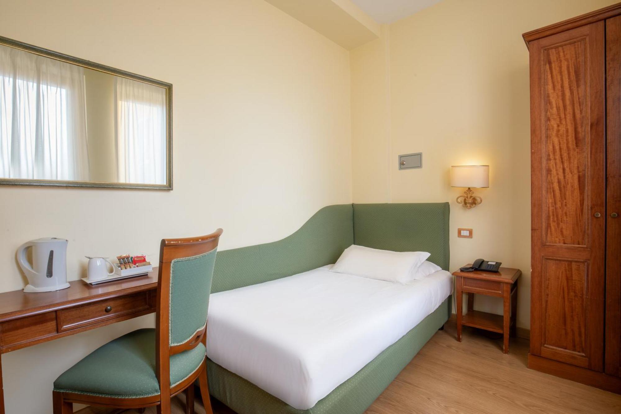 Hotel Colosseum Roma Esterno foto